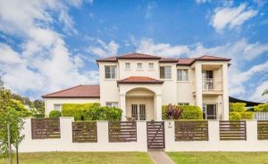 Nice home in the Regatta waters estate close to theme parks - QLD Tourism