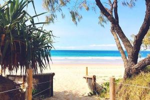 Steps from Mudjimba Beach 3 BR Apt Sunshine Coast with WIFIPoolParking - QLD Tourism