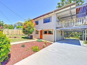 'Beach Break 2' 2/10 Lionel St - downstairs unit with Aircon - QLD Tourism
